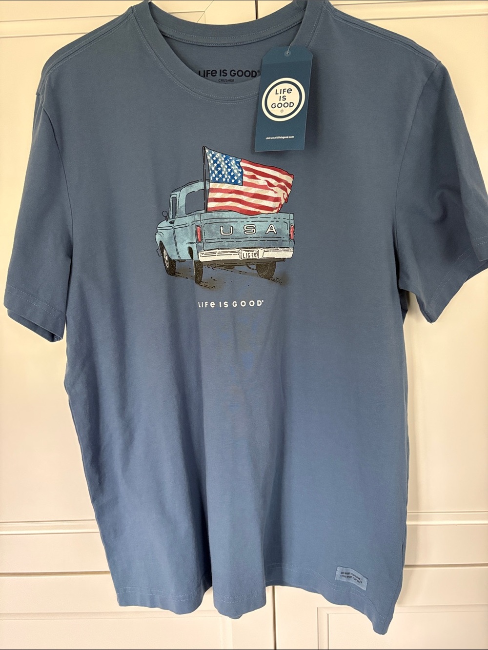LIFE IS GOOD Crusher T • Americana Truck Tee with Flag Graphic • Size Large